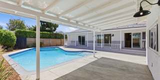 Beautiful modern 3 Bed + 3 Bath House + Pool + Garage Gallery 14