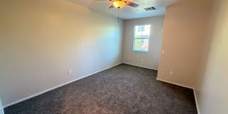 Spacious 3 Bedroom, 2.5 Bath Phoenix Townhome with *New Floors* + *NEW* Paint! Gallery 13