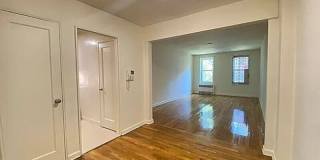 140-35 Burden Cres Gallery 1