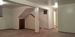 Ideal Split-Level Lake Hills Home Gallery 9