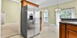 Dog Friendly Three Bedroom with Bonus! Gallery 13
