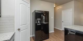 Beautifully designed and thoughtfully maintained duplex Gallery 16