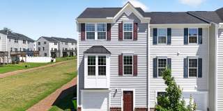 Available Now – 3-Bedroom End-Unit Townhome with 1-Car Garage in Townes at Courtney Creek, Durham Gallery 3