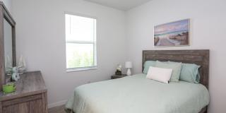 ** 4/3 HEATED POOL AND SPA FURNISHED HOME MODERN IN HIGHLY DESIRED NORTH NAPLES *** AVAILABLE STARTING APRIL-NOVEMBER 2026  LONGER TERM OR SHORT TERM 3 MONTHS OR MORE ** Gallery 68