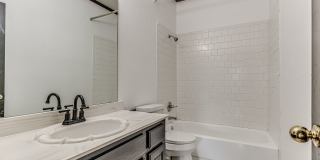 Spacious Home + East Edmond + 4 bedrooms Gallery 38