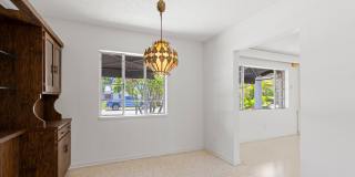 1725 N Lakeside Drive Gallery 10
