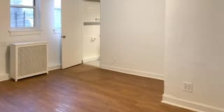 5120 S. Hyde Park Boulevard Gallery 21