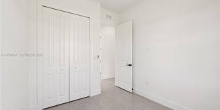 4402 E 19th Street Gallery 17