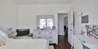 5br,1.5ba, FREE off-street parking, huge front porch, central AC, big backyard, recently remodeled, FREE washer/dryer  & 1 min walk to High St. Gallery 23