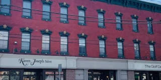 8 E Front Street unit: 204 Gallery 1