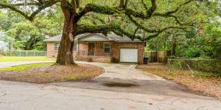 3 Bedroom 1.5 Bath House in Hobcaw Point - Mount Pleasant Gallery 1