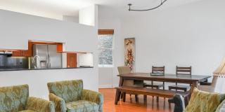 Fully Furnished Newly Remodeled Condo Downtown Gallery 13