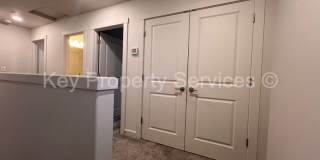 Woodland Townhome with Huge Tandem Garage Gallery 11