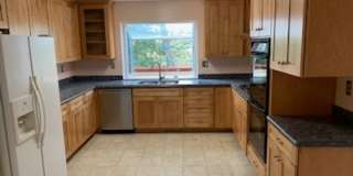 4 Bedroom 2.5 Bath  with loft ,office, and sauna Gallery 7