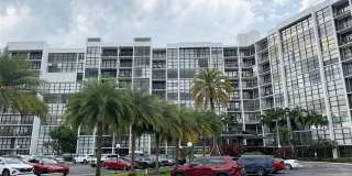 800 Parkview Dr Unit 211 Gallery 1