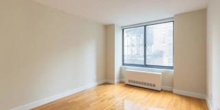 251 West 48th St. Gallery 4