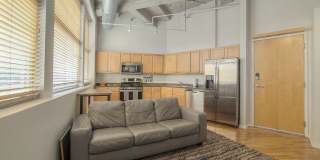One Bedroom Unit in Wonderful Western Auto Lofts Gallery 7