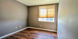 Spacious 2700+ sq.ft House in Logan Park neighborhood Gallery 24