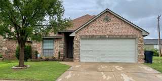 Beautiful 4 bed 2 bath home with a spacious up to date kitchen! Gallery 1