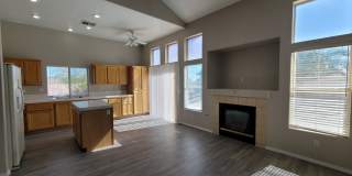 Beautiful 4 Bedroom Home in Green Valley Gallery 10