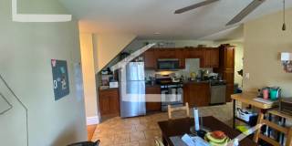 huge 3 bed in Somerville Gallery 9