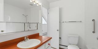 Beautiful 5-bed, 3.5 bath townhome steps from hiking trails and West Pearl St Gallery 20