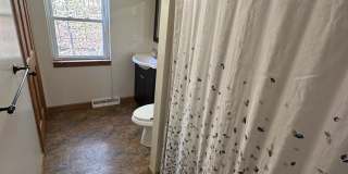 Charming 2BD/1BA Townhome in Burlington’s New North End Gallery 7