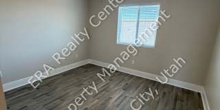 Move-In Bonus!! 3 Bed 2.5 Bath Twin Home in Crescent Hills Gallery 15