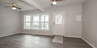 Four Bed 2 Full Bath in Lorain Gallery 3