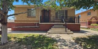Beautiful 2 Bed, 1 Bath Garden-Level Apartment in Sunnyside! Gallery 1