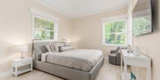 901 SE Riverside Drive Gallery 40