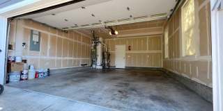 Stunning Corner Home in King City with Washer/Dryer Included, Private Courtyard! Gallery 23