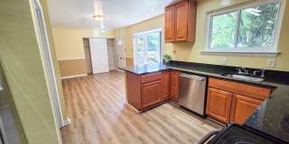 Fantastic 4 bedroom, 2 full bath, 2 half bath home in Close in Silver Spring! Gallery 6