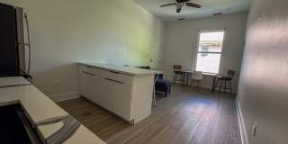 4 Bed / 2 Bath University Area Apartment Gallery 4