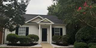Charming Corner-Lot End Unit with Private Courtyard in Prime Lexington Location! Gallery 1