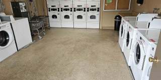 Upstairs 1-Bedroom in Central Location! Gallery 9
