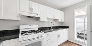 Large upper-level condo Gallery 11