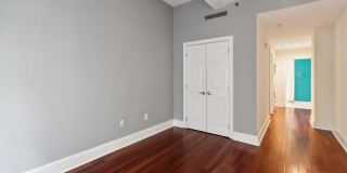 1500-00 CHESTNUT Street Gallery 19