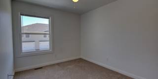 Gorgeous 3 Bedroom Townhome Gallery 14