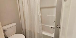 5Bd/3Ba Two Story House - For viewing! Gallery 27