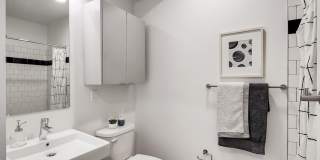2037 Yale Gallery 13