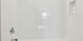 Graduate Pointe Gallery 142