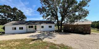 3 Bed | 2 Bath | House Outside of Town Gallery 1