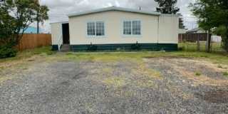 2 Bedroom / 1 Bathroom Manufactured Home in Metolius Oregon - PENDING APPLICATION Gallery 1