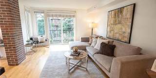 Beautiful 2 Bed / 2 Bath Condo in the Heart of Capitol Hill, Seattle Gallery 1