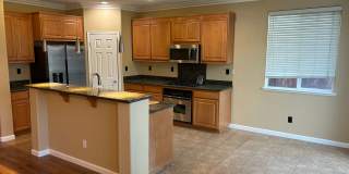 Beautiful 4 Bedroom, 2.5 Bath Oakley Home W/ Large Yard Gallery 6