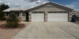Pool Home with 4 Car Boat Deep Garage Gallery 1