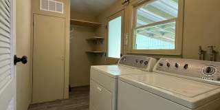 *Charming 2 Bedroom Home in Roseville’s Historic District with Bonus Detached Space* Gallery 13