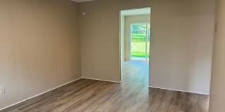 Cozy Duplex Unit Available NOW! Gallery 7