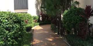 1640 Twelve Oaks Way Gallery 3